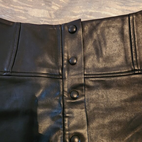 Wilfred mini faux leather skirt, Size 0 - Picture 2 of 4